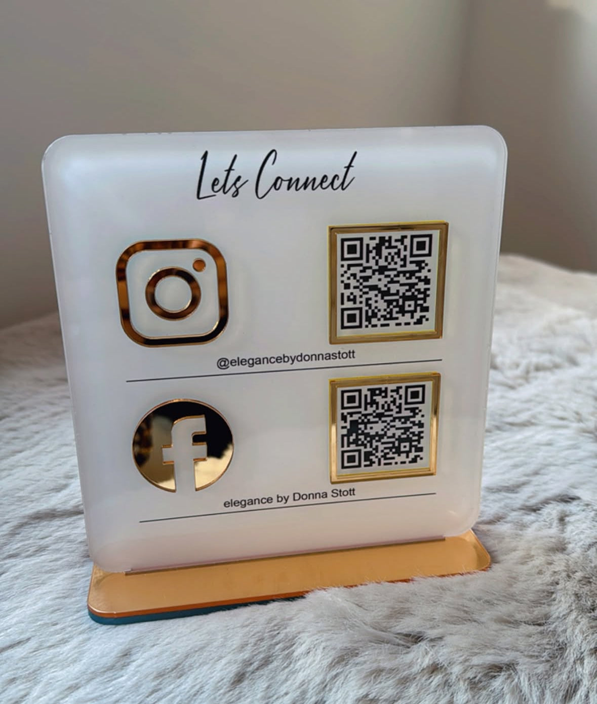 Enseigne personnalisée pour les réseaux sociaux - Version avec double icône et code QR