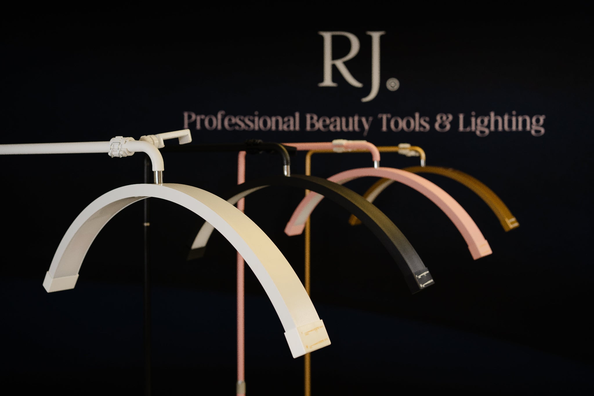 Lampe Half Moon - Lampe professionnelle pour soins esthétiques 28 pouces | RJ Moon Pro