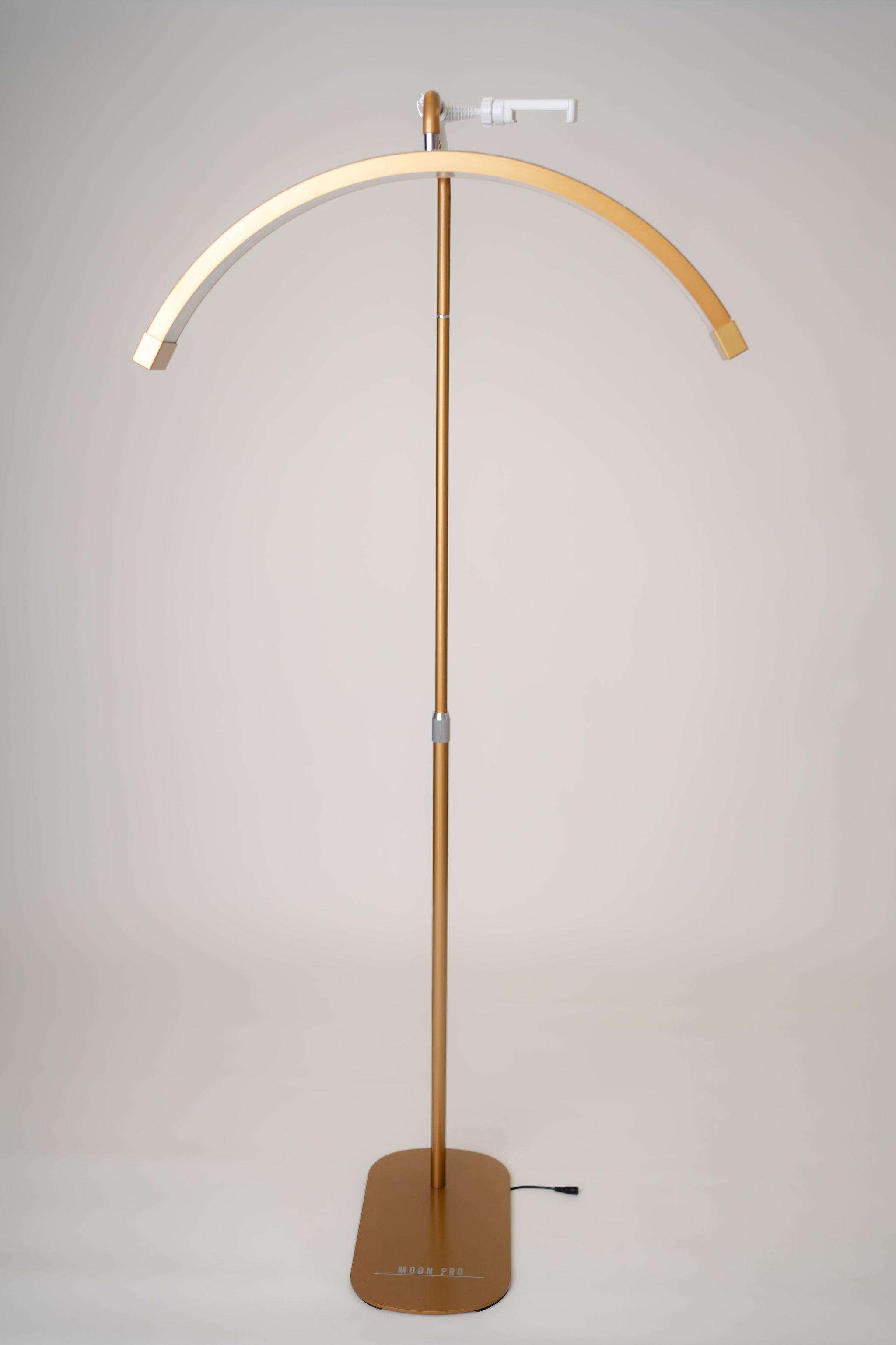 Lampe cosmétique dorée 