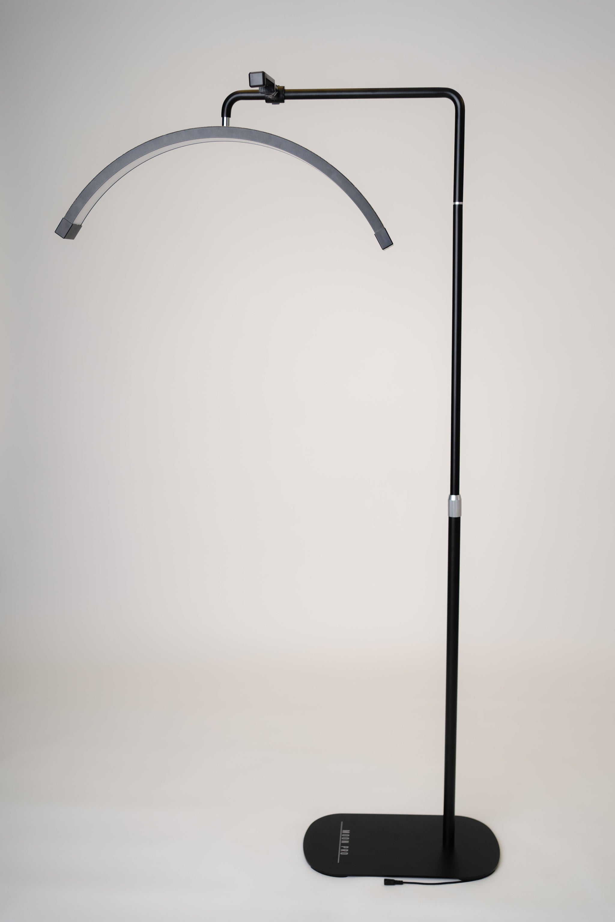 Éclairage professionnel LED en demi-lune pour la beauté