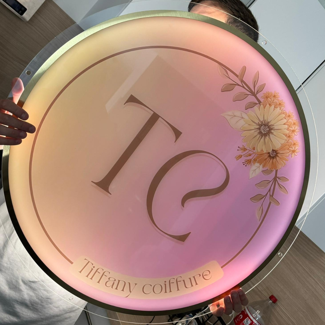 Enseigne lumineuse personnalisée en acrylique avec logo LED rétroéclairé